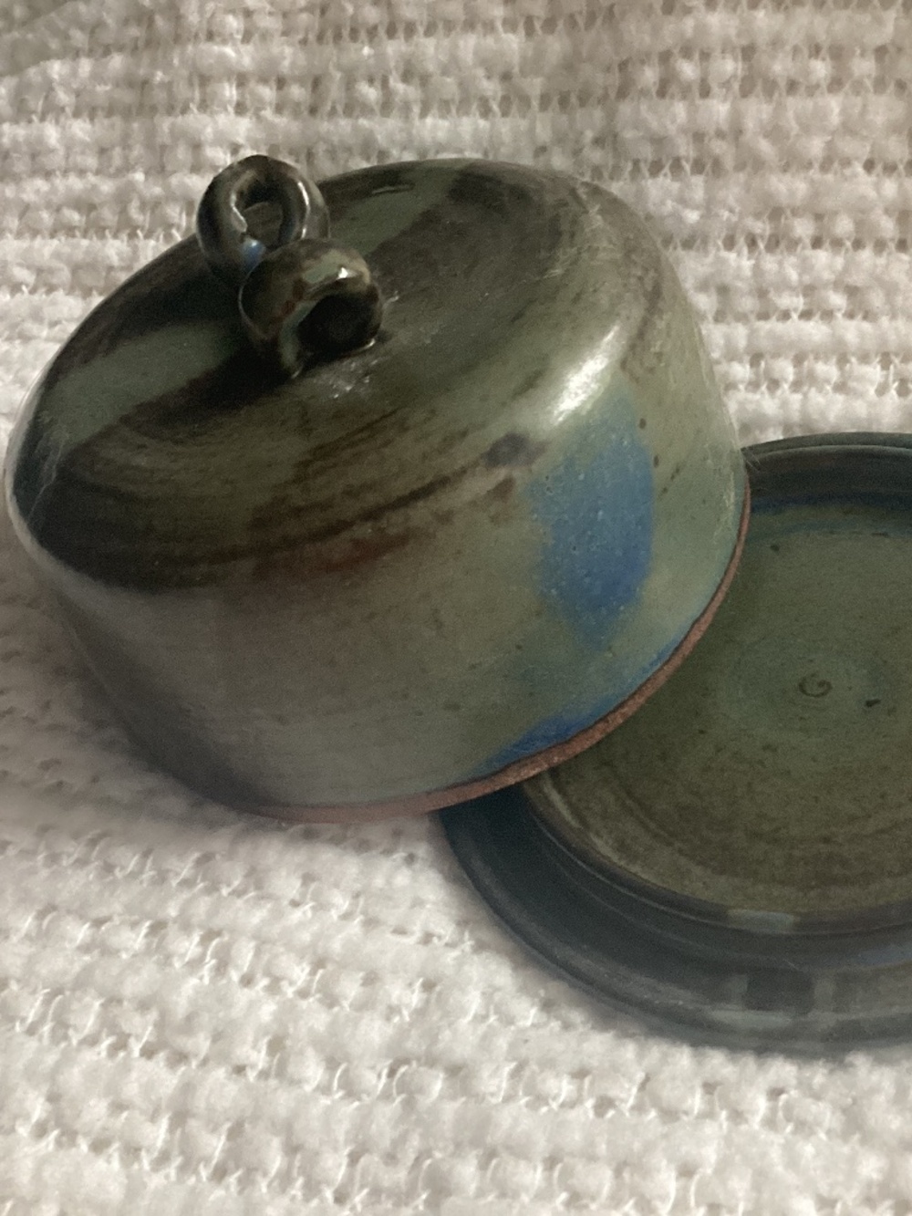 STUDIO POTTERY ROUND COVERED BUTTER DISH